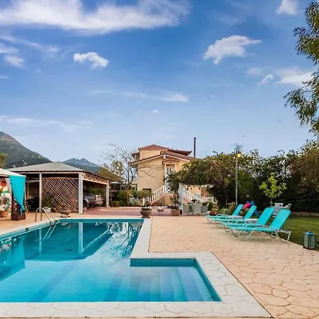 Seaside Oasis - Luxurious With Private Pool