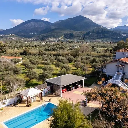 Villa Seaside Oasis - Luxurious With Private Pool