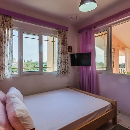 Seaside Oasis - Luxurious With Private Pool