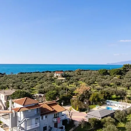 Villa Seaside Oasis - Luxurious With Private Pool Kyparissia